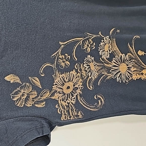 Women's Legendary Nature Tee- M - Picture 2 of 6